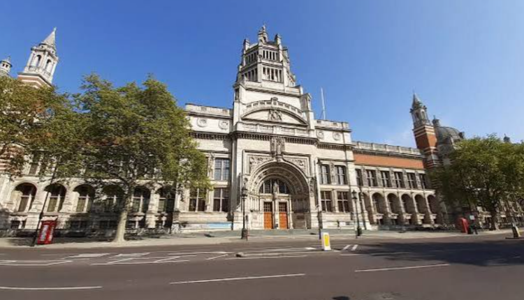 v&a